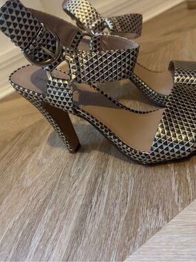 Karl Lagerfeld Metallic Gold Pyramid-Textured Block Heel Sandals